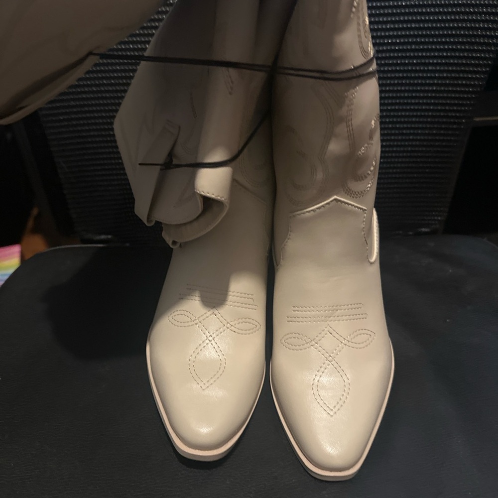 Cream Western Cowboy Boots
